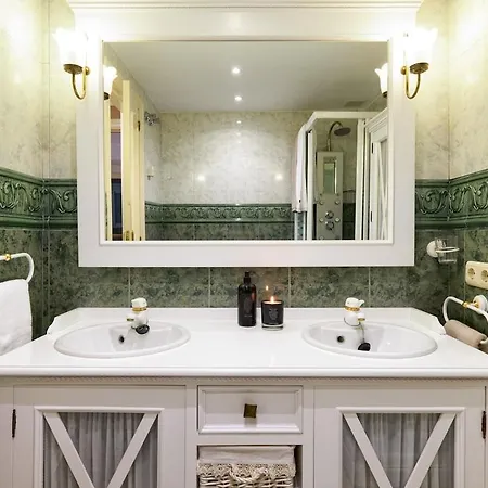 Apartment Townhouse With Magical Rooftop Marbella