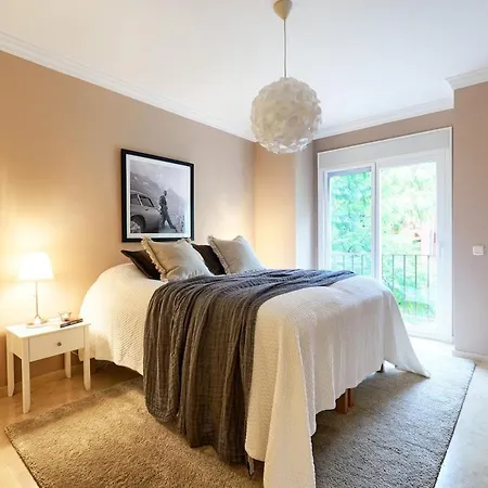 Townhouse With Magical Rooftop Apartment *